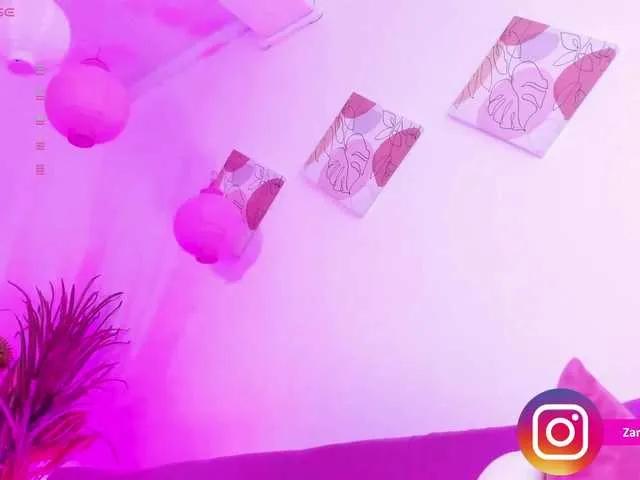 Freechat Zaradavis on BongaCams