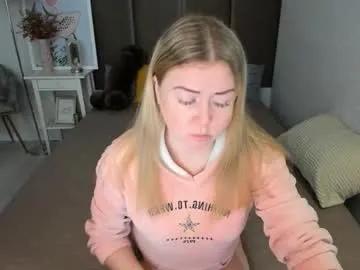 Chaturbate bettyurbane is Freechat bettyurbane — Make me cum #curvy #18 #greeneyes #new #redhead