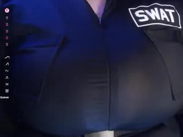 Freechat bigbittiesandfun on Chaturbate