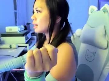 Freechat dolllface on Chaturbate