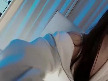 Freechat hollyextra on Chaturbate