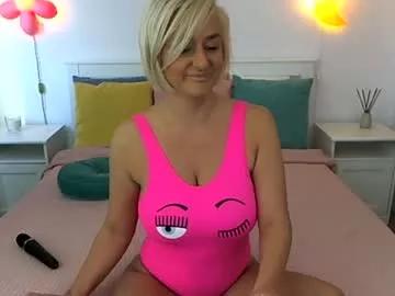 Freechat kiki_akai on Chaturbate