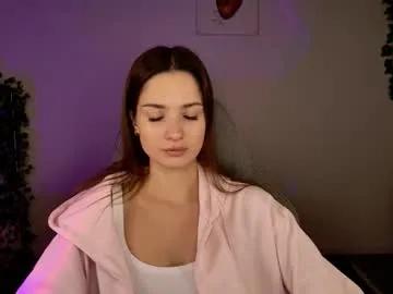 kiravair — GOAL: show you my face closer [43 tokens remaining] Hi! My first days here #new #brunette #young #nonude #shy