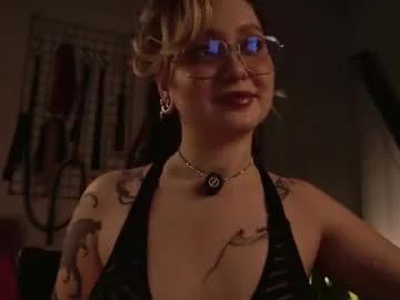 Freechat koracrosbie on Chaturbate