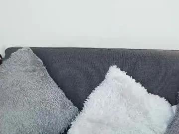 Freechat mia_roux13 on Chaturbate