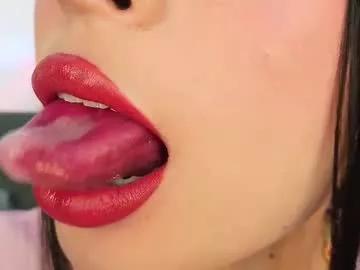Freechat mia_roux13 on Chaturbate