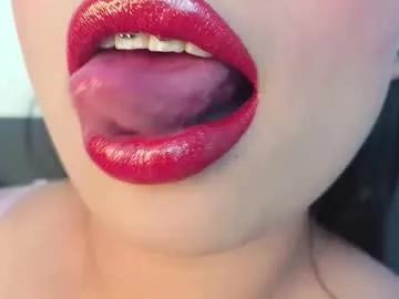 Freechat mia_roux13 on Chaturbate