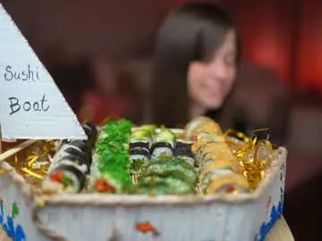 Freechat newchloe18 on Chaturbate