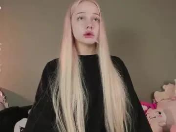 nicole_yo — suck fimgers with saliva [200 tokens left] #anal #feet #blonde #young #squirt