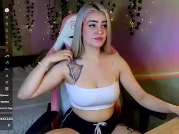 Freechat redvelveten on Chaturbate