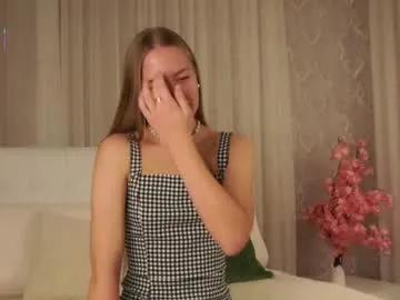 Freechat roxanelan on Chaturbate