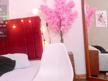 Freechat slutlittlecamila on Chaturbate