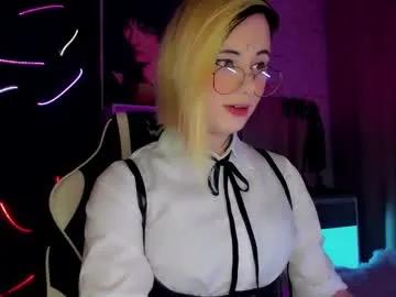 Freechat snake_bites on Chaturbate