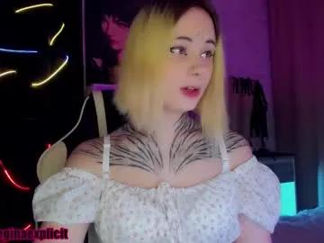 Freechat snake_bites on Chaturbate