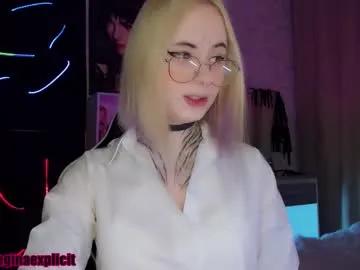 Freechat snake_bites on Chaturbate