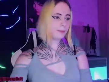 Freechat snake_bites on Chaturbate