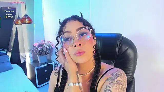 StripChat antonelllepiercee is Freechat antonelllepiercee — SENSUAL BLOWJOB + GAG SOUND