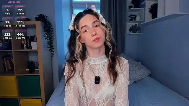 StripChat AntonettaTarring is Freechat AntonettaTarring — show naked ass in sweet pose