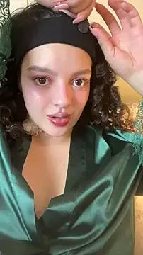 AriaHeavenss — Cream topless & spit drip