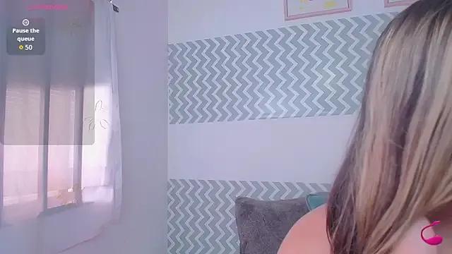 CataleyaWilson369 on StripChat 