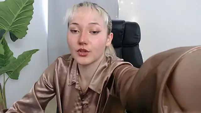 Freechat Crystal-dreamt on StripChat