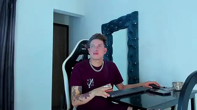 daddys_insanee on StripChat 