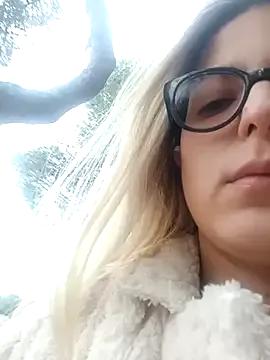 dolcehelena993 — SQUIRT IN PUBBLIC ROUND 2