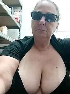 eroticjessitop — Spec 11 44 55 77 tette al collega 20enne