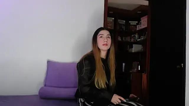 StripChat karlamoon23 is Freechat karlamoon23 — Oil on the buttocks