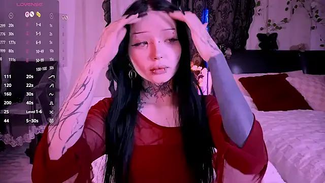 Lein_Bone — show my pierced tits