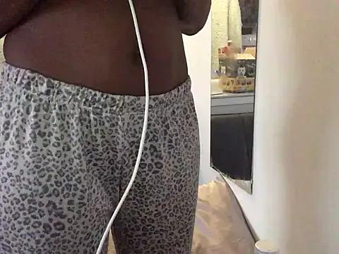 littyleesh1 on StripChat 