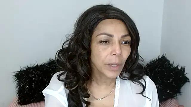 Freechat Lunasquirt1985 on StripChat