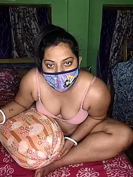 MAGGO-11 — Boobs suck