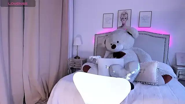 StripChat Mayajhons is Freechat Mayajhons — Twerking on desk