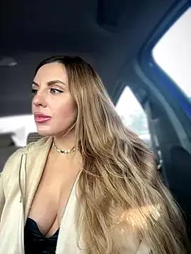 MilfNextDoor20 on StripChat