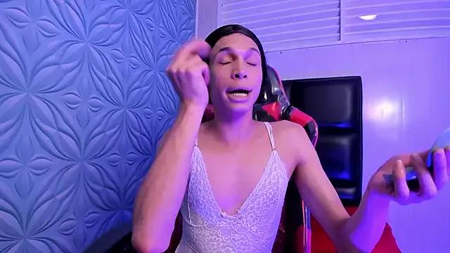 Freechat Milk_max_18 on StripChat