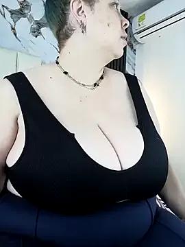 mollieblue69 on StripChat 