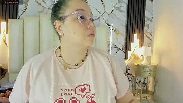 mollieblue69 on StripChat 