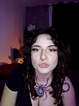 Moxxxie — topless + lien de 2 min