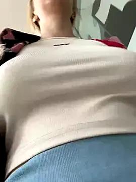 RonnieKiss — show pussy