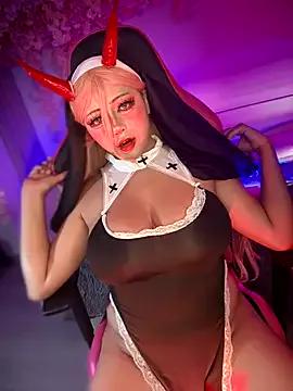 Freechat seraphine23 on StripChat