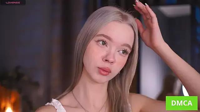 StripChat TastyTiffy is Freechat TastyTiffy — Sweet morning kisses for you!